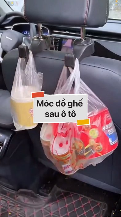 ￼Móc đồ ghế sau ô tô #VideohangDoiSong#shopeestyle#ShopeeVideo#ShopeeCreator #LuotVuiMuaLien#KOLUyTin#Videomuasam #SandealcungKOL #diumi898
