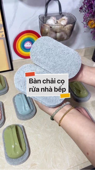 ￼Bàn chải cọ rửa nhà bếp #VideoHangGiaDung#shopeestyle#ShopeeVideo#ShopeeCreator #LuotVuiMuaLien #diumi953