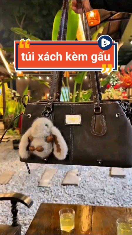 Túi xách kèm gấu đẹp lắm #ShopeeVideo #ShopeeCreator #videohangThoiTrang #LuotVuiMuaLien