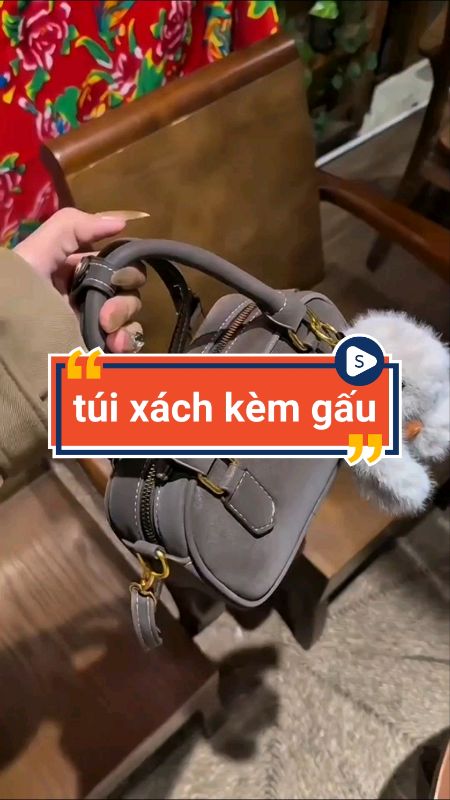 Túi xách kèm gấu #tuixach #tuixachnu #shopeeCreator #sandealcungKOL #videohangThoiTrang #LuotVuiMuaLien #HangMoiVe #ShopeeVideo