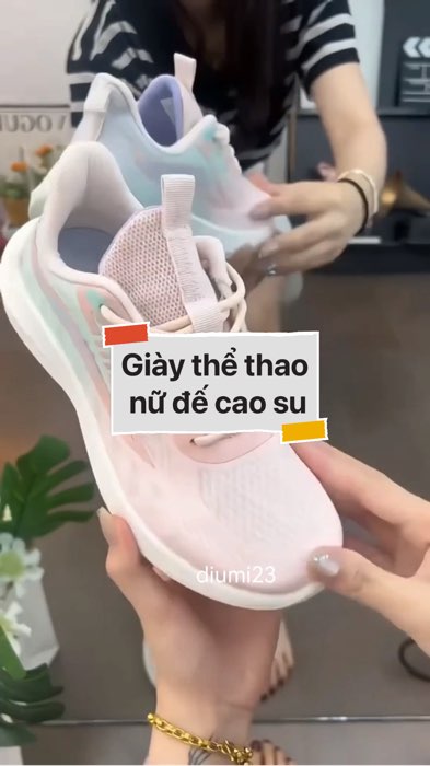 ￼Giày thể thao nữ đế cao su #VideohangThoiTrang#shopeestyle#ShopeeVideo#ShopeeCreator#LuotVuiMuaLien#KOLUyTin #diumi630
