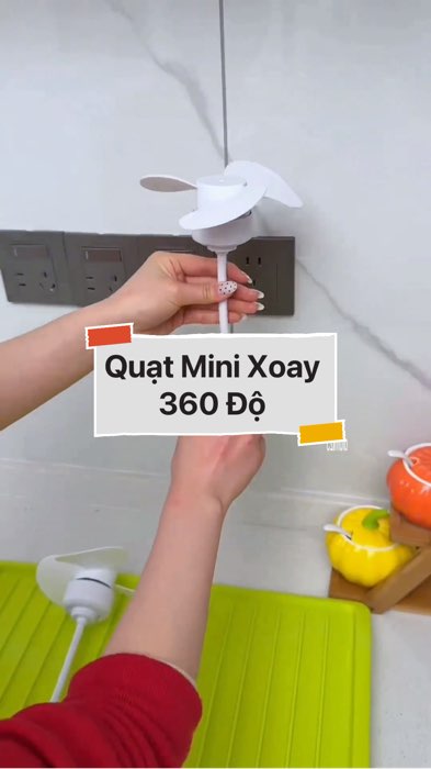￼Quạt Mini Xoay 360 Độ #VideohangDienTu#shopeestyle#ShopeeVideo#ShopeeCreator #LuotVuiMuaLien#KOLUyTin#Videomuasam #SandealcungKOL #diumi631
