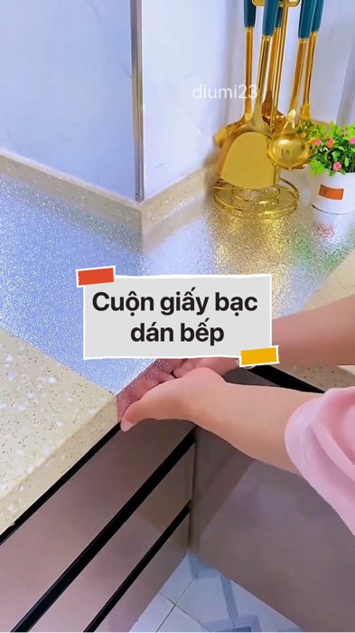 Cuộn giấy bạc dán bếp cách nhiệt #VideohangDoiSong#ShopeeVideo#ShopeeCreator #LuotVuiMuaLien#KOLUyTin#Videomuasam #SandealcungKOL #diumi669