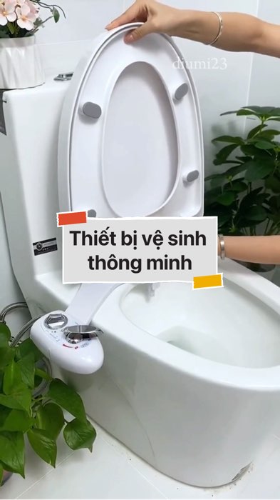 ￼Thiết bị vệ sinh thông minh #VideoHangGiaDung#shopeestyle#ShopeeVideo#ShopeeCreator #LuotVuiMuaLien #diumi882