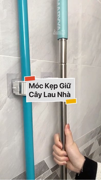 ￼Móc Kẹp Giữ Cây Lau Nhà  #VideoHangGiaDung#shopeestyle#ShopeeVideo#ShopeeCreator #LuotVuiMuaLien #diumi15