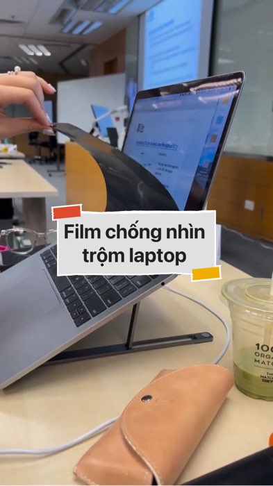 ￼Film chống nhìn trộm cho laptop #VideohangDoiSong#ShopeeVideo#ShopeeCreator #LuotVuiMuaLien#KOLUyTin#Videomuasam #SandealcungKOL #diumi52
