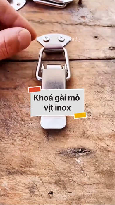 Khoá gài mỏ vịt inox #VideohangDoiSong#ShopeeVideo#ShopeeCreator #LuotVuiMuaLien#KOLUyTin#Videomuasam #SandealcungKOL #diumi749