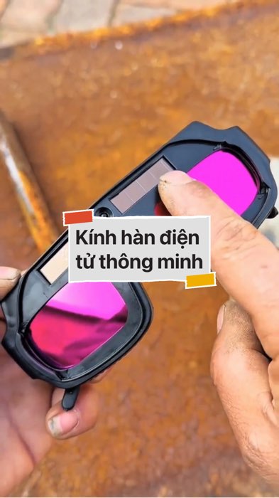 Kính hàn điện tử thông minh #VideohangDoiSong#ShopeeVideo#ShopeeCreator #LuotVuiMuaLien#KOLUyTin#Videomuasam #SandealcungKOL #diumi766