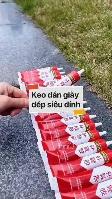 Keo dán giày dép siêu dính #VideohangDoiSong#ShopeeVideo#diumi813 #LuotVuiMuaLien#KOLUyTin#Videomuasam #SandealcungKOL