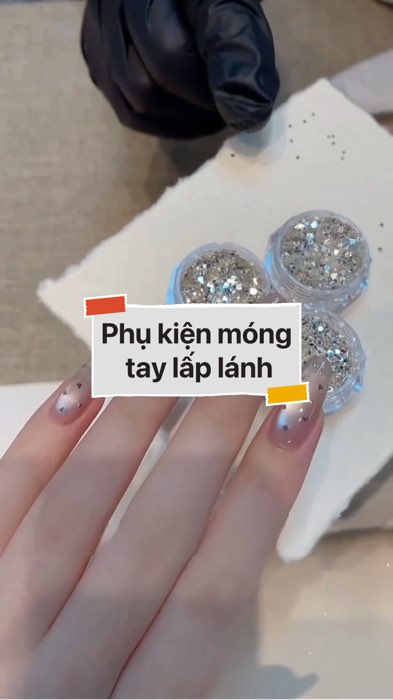 Phụ kiện móng tay lấp lánh #VideohangLamDep#shopeestyle#ShopeeVideo#ShopeeCreator #LuotVuiMuaLien#KOLUyTin#Videomuasam #SandealcungKOL #diumi281