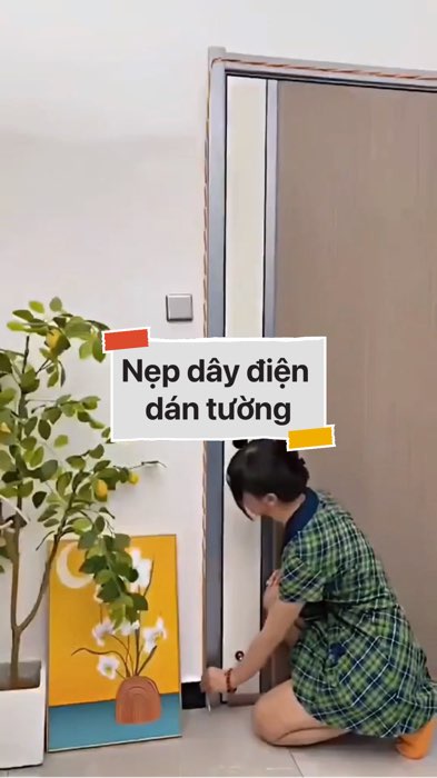 Nẹp dây điện dán tường #VideoHangGiaDung#shopeestyle#ShopeeVideo#ShopeeCreator #LuotVuiMuaLien #diumi316