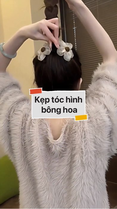 Kẹp tóc bông hoa #VideohangThoiTrang#shopeestyle#ShopeeVideo#ShopeeCreator#LuotVuiMuaLien#KOLUyTin #diumi337