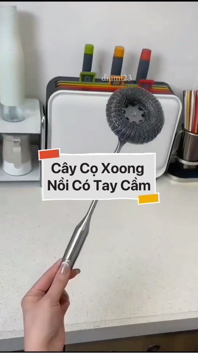 Cây Cọ Xoong Nồi Có Tay Cầm #VideoHangGiaDung#shopeestyle#ShopeeVideo#ShopeeCreator #LuotVuiMuaLien #diumi469