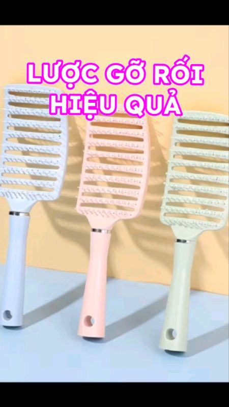 Dùng phồng chân tóc thích lắm luôn?#KOLUyTin #VideohangDoiSong #HangMoive #ShopeeCreator #luoc #ShopeeVideo #videoxuhuong #NgoiSaoTiemNang #duyena
