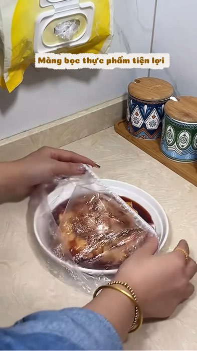 Màng bọc thực phẩm tiện lợi #mangbocthucpham #VideohangNhaCua #bocthucpham