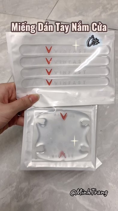 Miếng dán bảo vệ tay nắm cửa oto chống xước. #ShopeeVideo #LuotVuiMuaLien #ShopeeCreator #KOLUyTin #vinfast