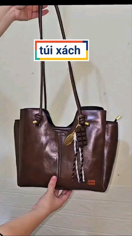 Túi xách đeo vai #tuixach #ShopeeVideo #LuotVuiMuaLien #videohangThoiTrang #SandealcungKOL #ShopeeaCreator