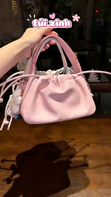 Túi xinh dễ phối đồ #tuixach #ShopeeVideo #ShopeeaCreator #SandealcungKOL #videohangThoiTrang #LuotVuiMuaLien