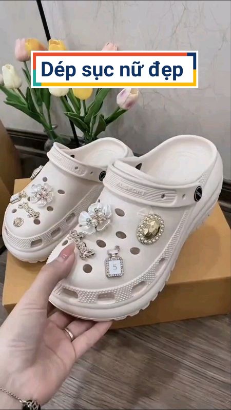 Dép sục cho nữ #depsucnu #SandealcungKOL #HangMoiVe #ShopeeCreator #ShopeeVideo #LuotVuiMuaLien #VideohangThoiTrang