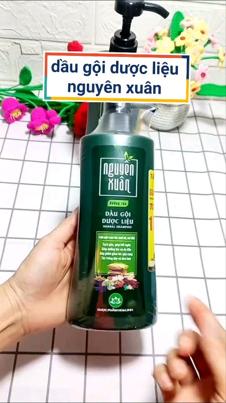 Dầu gội dược liệu nguyên xuân mượt tóc #daugoinguyenxuan #daugoi #SandealcungKOL #HangMoiVe #ShopeeVideo #ShopeeCreator #LuotVuiMuaLien