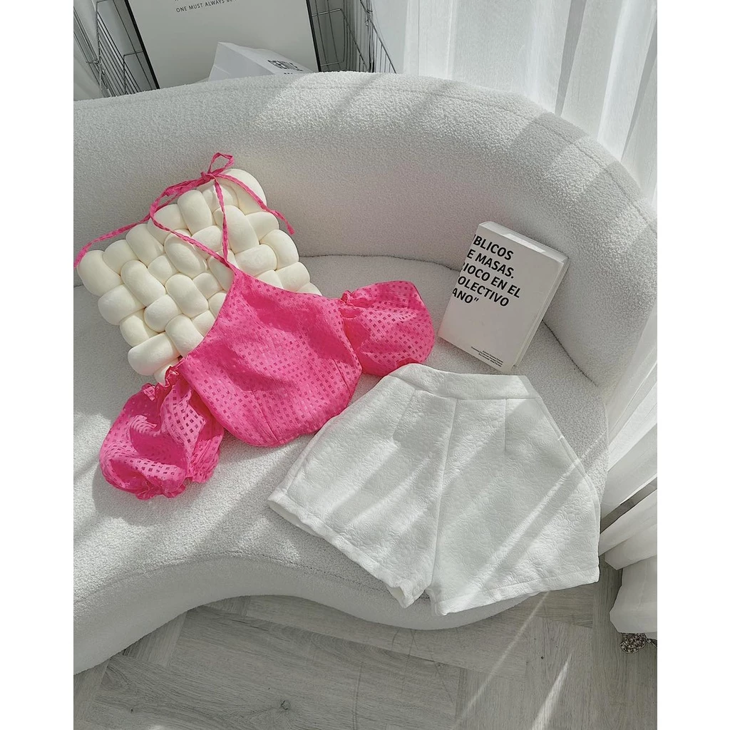SET ÁO YẾM TAY RỚT PHỐI QUẦN SHORT TRẮNG NỮ THOÁNG MÁT, TÔN DÁNG, MÙA HÈ | MEOINDAHOUSE
