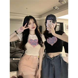 Áo thun croptop trái tim Hồng