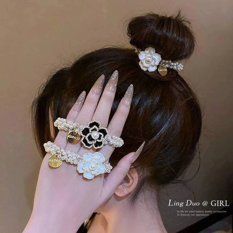 Dây cột tóc co giãn đính hoa trà xinh xắn, dễ thương