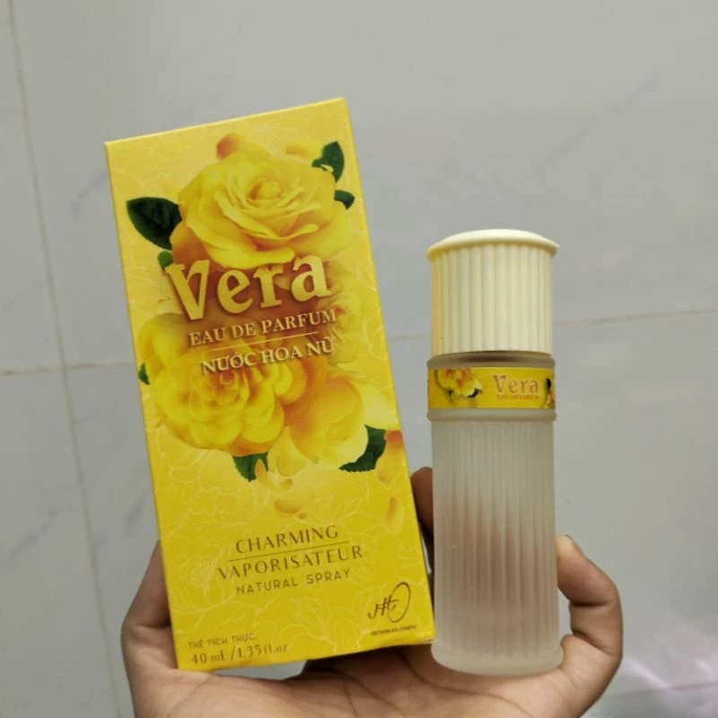 Nước hoa Vera  30ml  hàng Việt Nam hương hoa hồng vàng