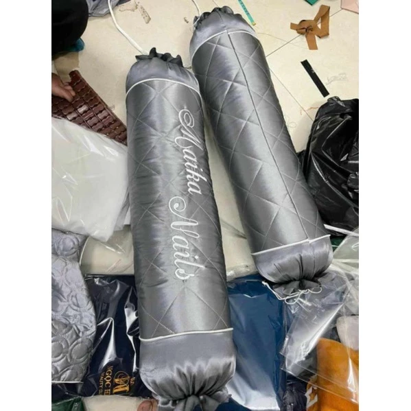 gối gác chân trần lụa