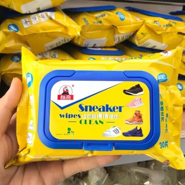 Khăn lau giày snacker, giấy ướt lau túi xách giày dép , vệ sinh giày túi xách balo