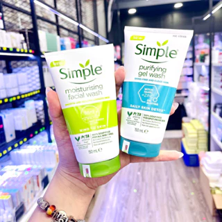 Sữa Rửa Mặt Simple Refreshing Facial Wash 150ml Lành Tính Sạch Thoáng Dịu Nhẹ Cho Da Dầu Mụn, Nhạy Cảm