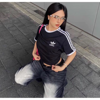 vinh Áo Thun Nữ Adidas Logo Thêu Unisex Form Rộng Sọc Tay Phối Màu Đen Trắng, Áo Thun Adidass Nam Nữ Chất Cotton Mát