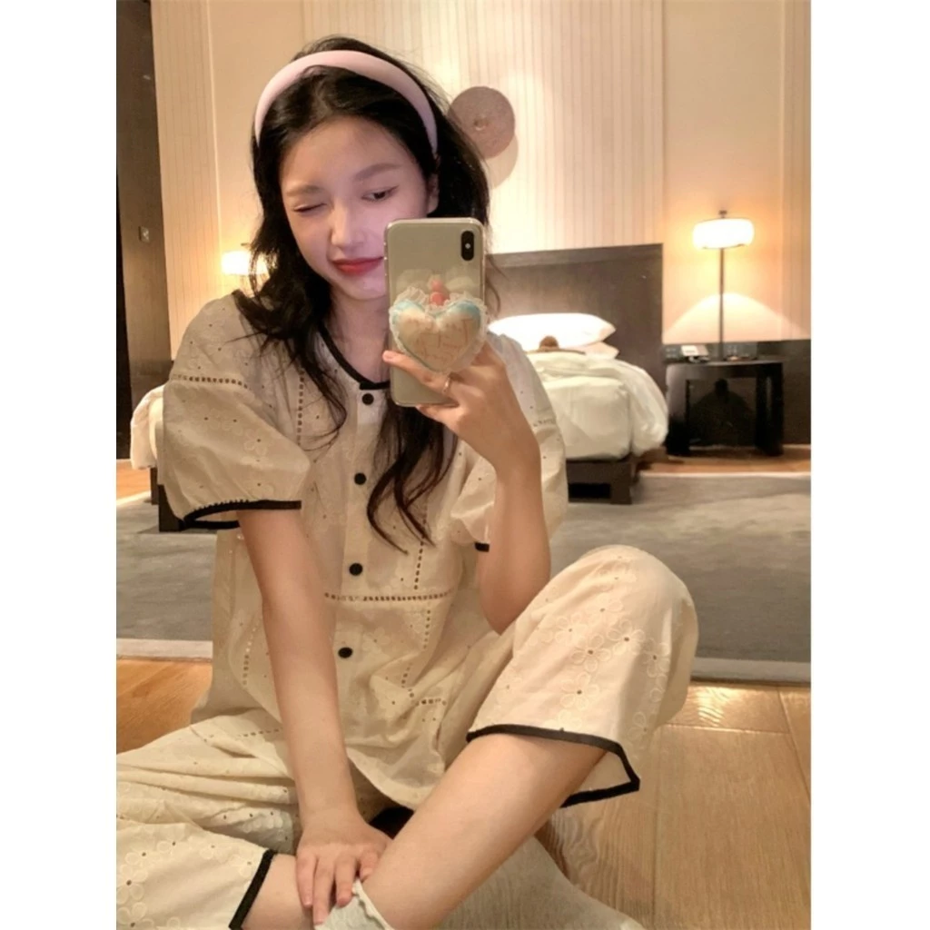 [SẴN] 402_ Bộ ngủ nữ, pijama ngắn tay quần dài màu trắng hoạ tiết hoa rập nổi phối ren | Hàng QCCC | 9scat