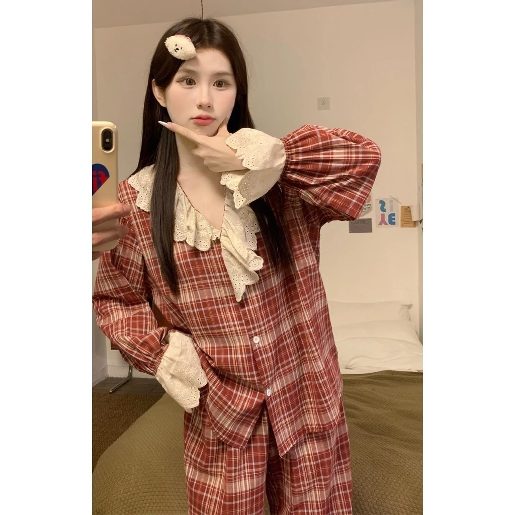 [SẴN] 404_ Bộ ngủ nữ, pijama dài tay kẻ caro đỏ phối ren bèo Hàn Quốc | Hàng QCCC | 9scat