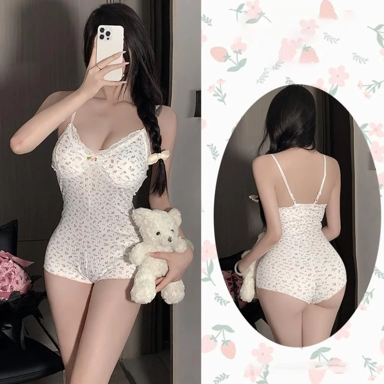 Bộ đồ ngủ jumsuit DN113 với thiết kế 2 dây liền thân, chất vải cotton co giãn thoải mái nhưng vẫn tôn lên nét gợi cảm