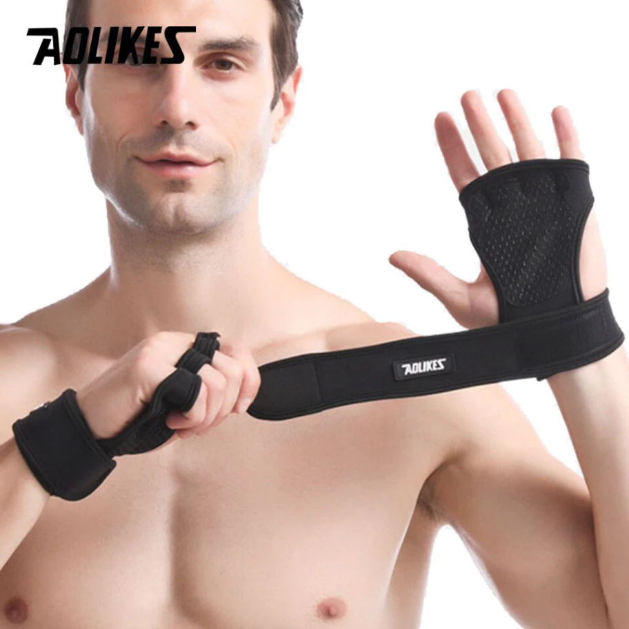 Găng tay tập gym cho nam AOLIKES A-117 hỗ trợ nâng tạ, bảo vệ tay hiệu quả trong quá trình tập luyện.