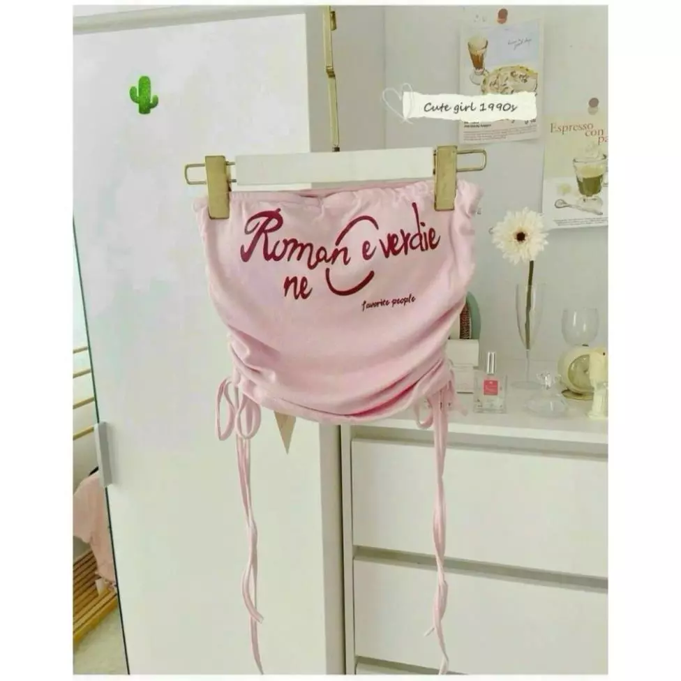 Áo ống màu hồng cúp ngực in chữ đỏ , rút dây 2 bên cực xinh YBM