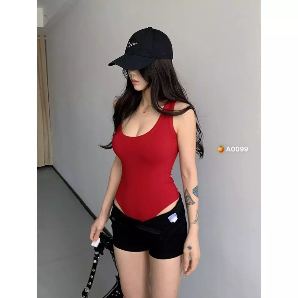 Áo body suit 2 dây 3 lỗ trơn cực xinh , chất thun gân mềm mịn YBM