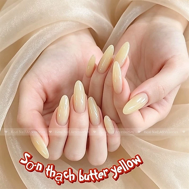 Sơn gel thạch đục butter yellow ( The nail 13 nắp bạc)