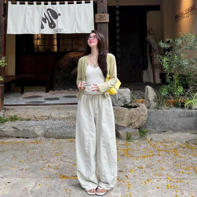 QueenStore (ẢNH OLDSCHOOL) Quần dù gió thô ống cong harem Q2111.15 Monday Harem Pant