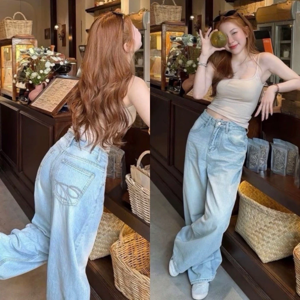 Quần Bò Ống Rộng Thêu 2 Túi Sau Phom Suông Cạp Cao Wash Trẻ Trung
