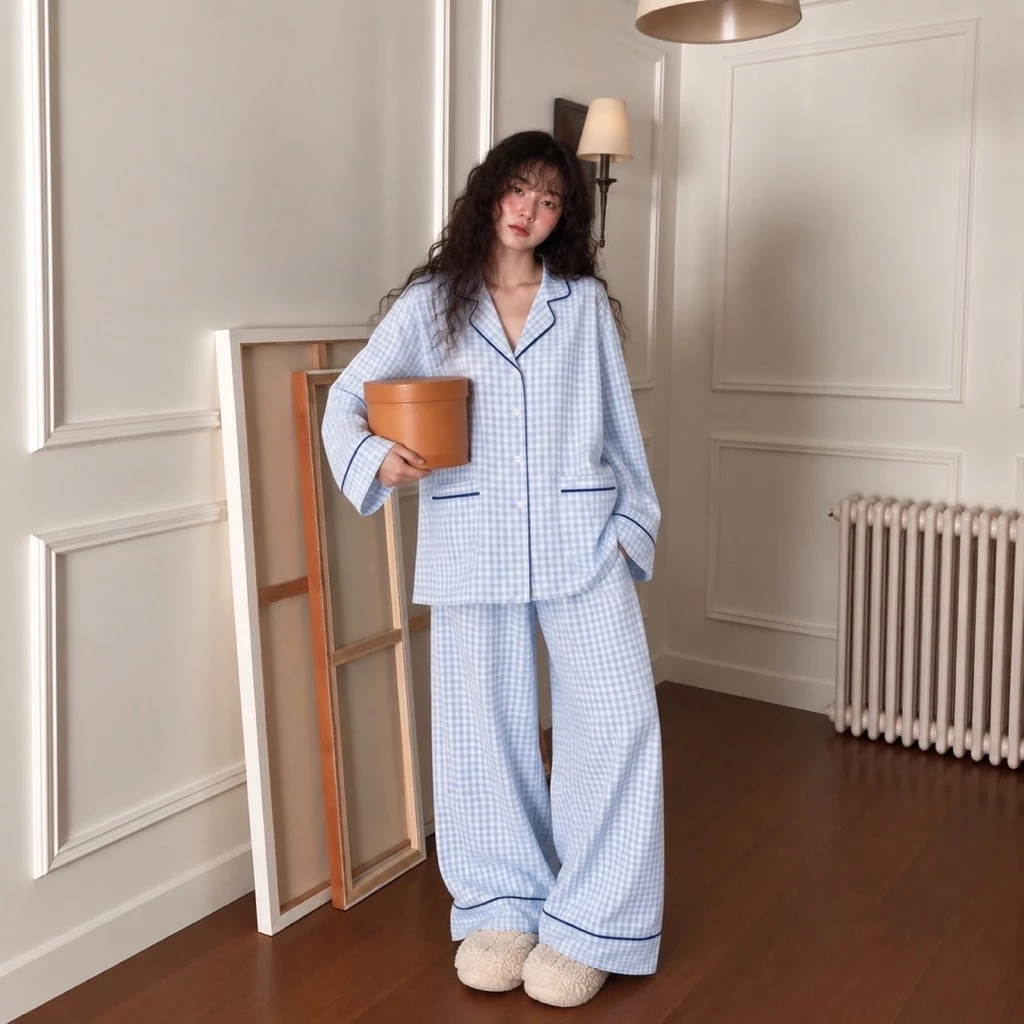 [ Fit to sleep ] Bộ đồ ngủ Sora dài tay kẻ caro sọc xanh pastel nhẹ nhàng, mang cảm giác trẻ trung, sạch sẽ và thanh lịc