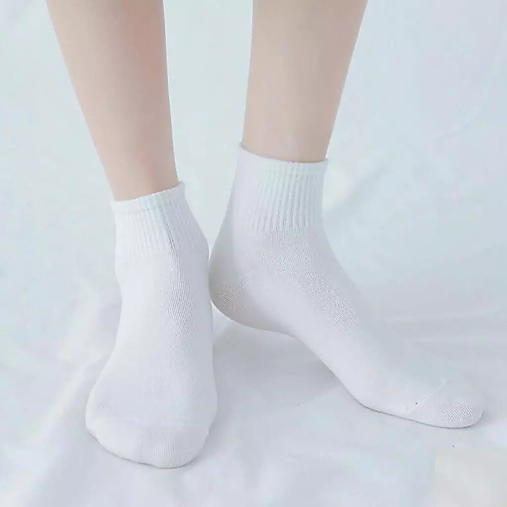 [QUÀ TẶNG] Tất/vớ nam nữ cổ cao màu trắng/đen thời trang dành cho nam nữ
