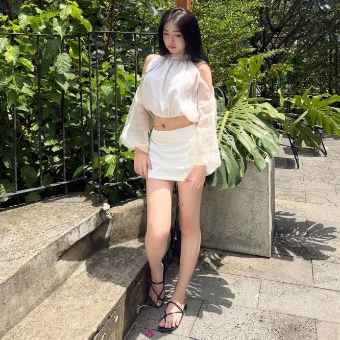[Pea Top] Áo Croptop Cổ Yếm Tay Dài Voan Nữ Xanh Mint Babydoll Hàn Quốc