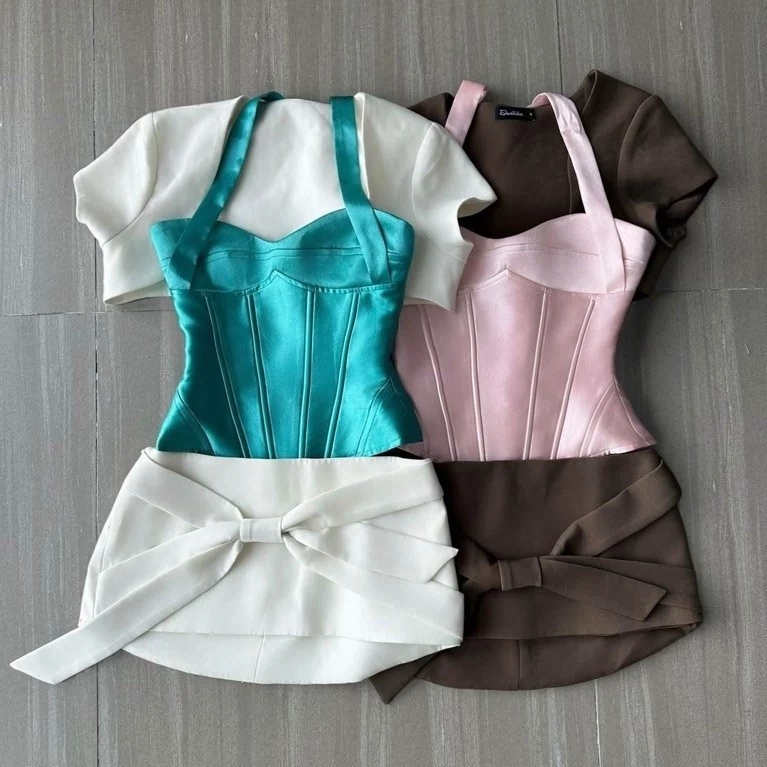 [ 𝙃𝙊𝘼̉ 𝙏𝙊̂́𝘾 ] 𝙍𝙖𝙩𝙞𝙝 𝘾𝙤𝙧𝙨𝙚𝙩 - Set 3 Món Áo Corset Cột Cổ Mẫu Thiết Kế Mới + Chân Váy Kèm Choàng Tôn Dáng