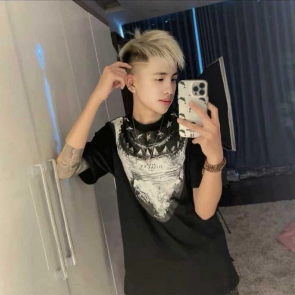 Áo thun đen ca mập ( bản đính ngôi sao sắt ) chất thun lạnh dành cho nam nữ from unisex Boy Phố 2025