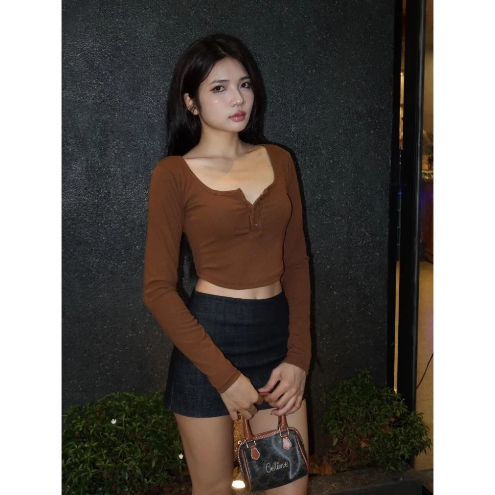 Áo croptop nữ tay dài YaWear kiểu tà bầu bấm nút thun co giãn Top A39