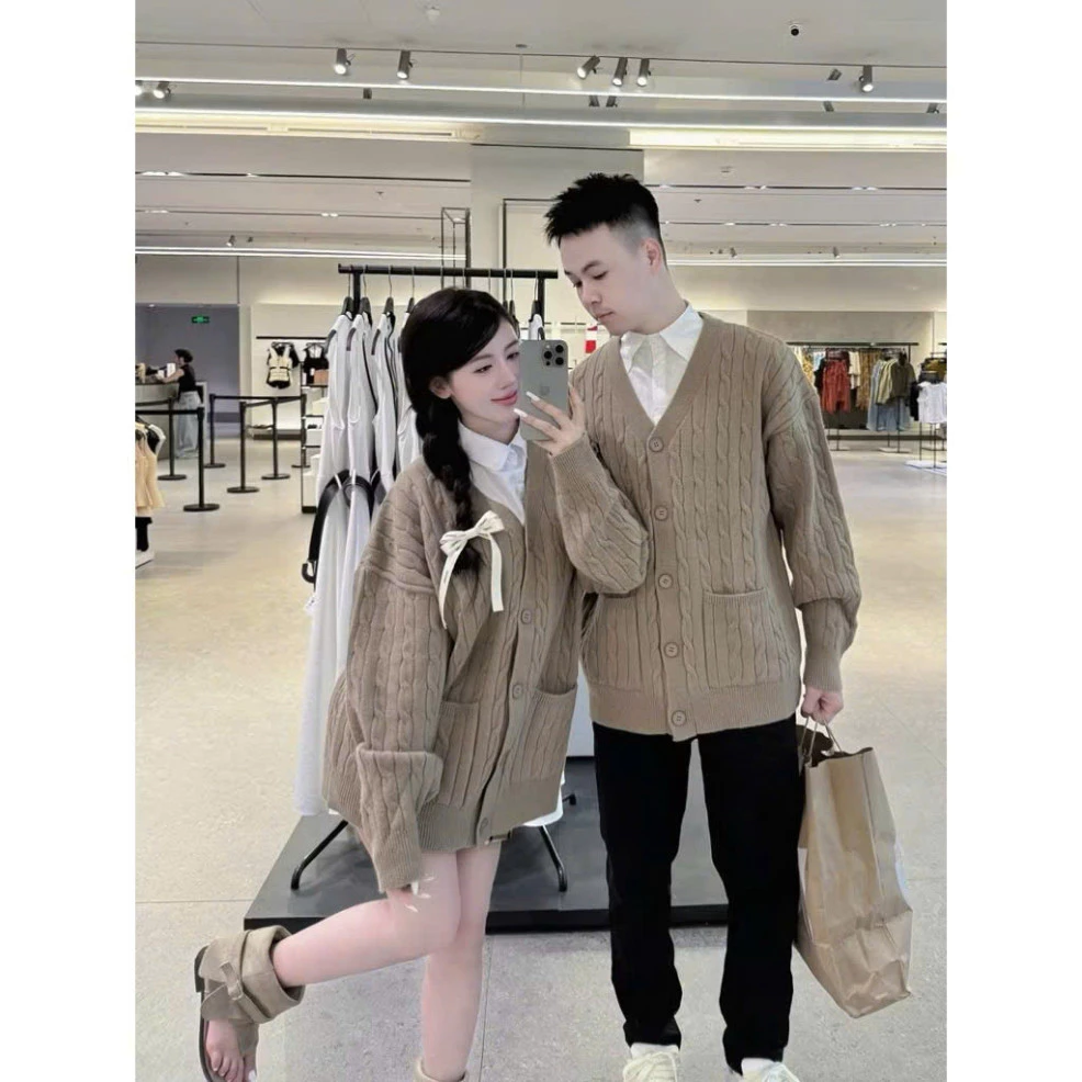 Áo Cardigan Len Nam Nữ Chất LEN VẶN THỪNG LOGO Thêu Ngựa FORM THỤNG Style Hàn Quốc NEW 2026
