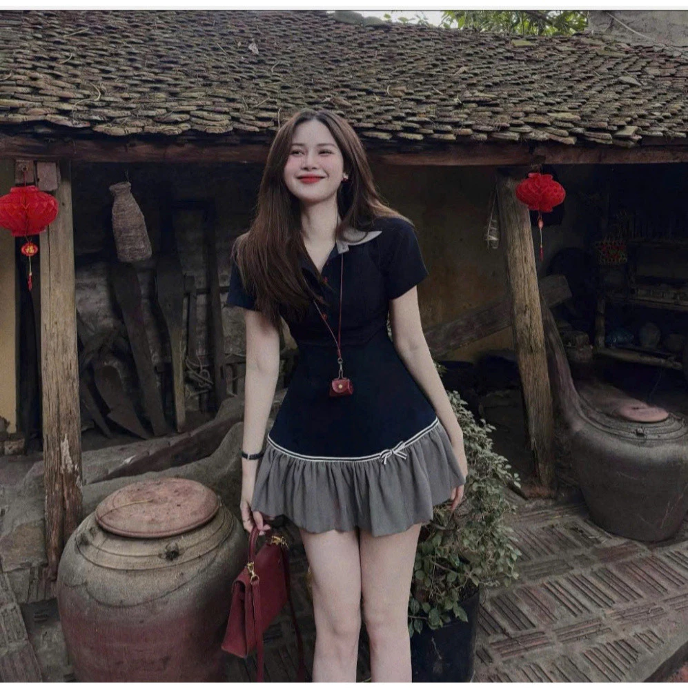 𝑴𝒐𝒏𝒔𝒕𝒂_𝒔𝒕𝒖𝒅𝒊𝒐//  ```Váy Ngắn Dáng Xòe Cổ Polo Nữ Vintage Phong Cách Hàn Quốc - Thiết Kế Cổ Peter Pan, Đi Chơ