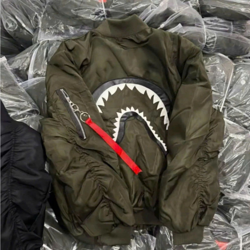 [HOT] Áo Khoác Gió Bomber Bape Thêu Cá Mập, Da Tay Nhún và Khóa Thời Trang HT2K6QC - Phong Cách Năng Động.